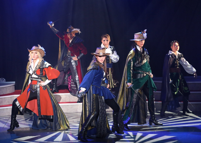 ミュージカル「三銃士 THE THREE MUSKETEERS」写真提供：ＯＳＫ日本歌劇団