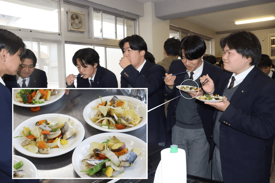 「うまい!」 1年生が調理したベニザケ料理を楽しむ3年生たち