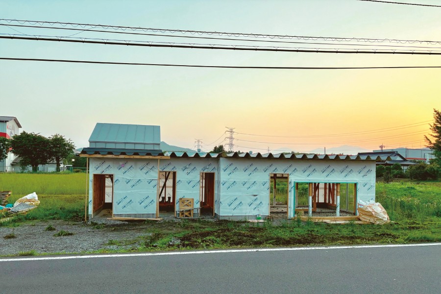 建設中