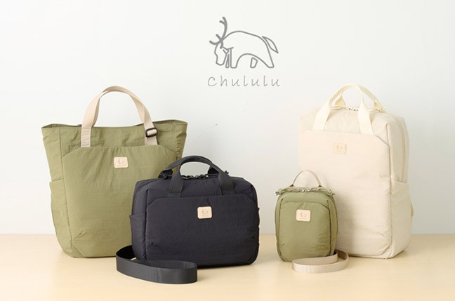 （左からトート／ショルダー／ミニショルダー／バックパック）