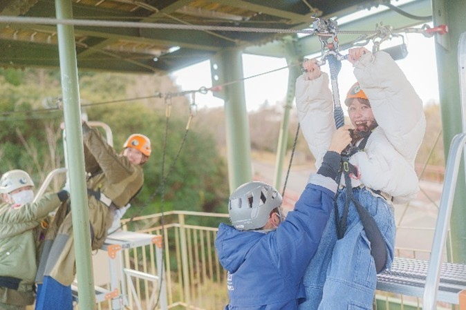 ▲2人同時に飛べる絆ジップラインに挑戦しよう！