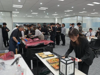【120kgの本マグロ解体ショーで、新本社の門出を祝う】
陽吉グループ、東京本社拡大移転パーティーを開催
