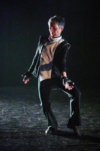 石山雄三前作『decr.』より　photo by Yohta Kataoka