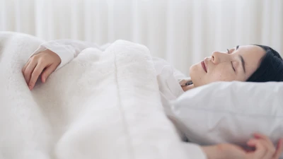 「眠りの空気を整える毛布」が毛布メーカー川崎毛織から登場　 10月3日からMakuakeで先行販売を開始