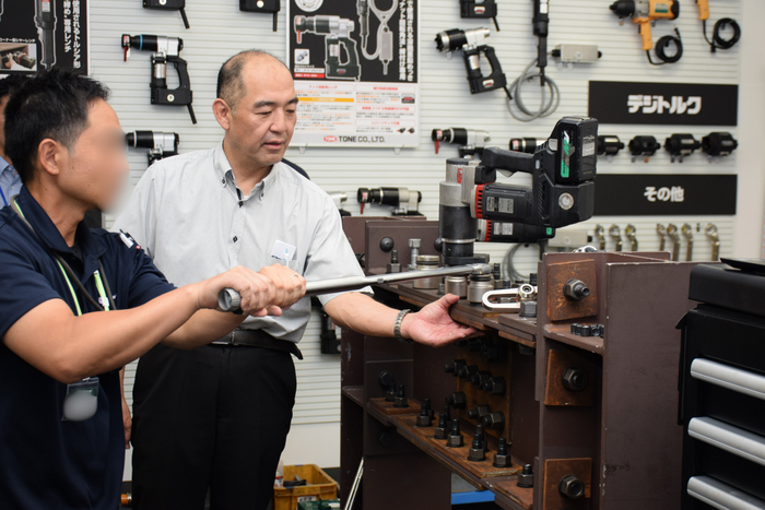 締付け体験の様子