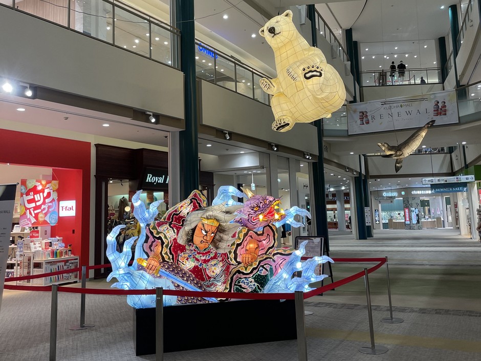 2023年KUZUHA MALL館内での展示の様子