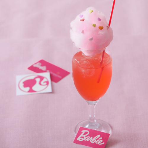 ▲コットンキャンディーが愛らしい Special Drink“PINK!PINK!PINK!”