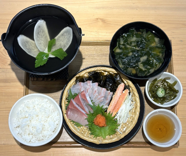 鳴門わかめと鯛ぶりのうず潮しゃぶしゃぶ