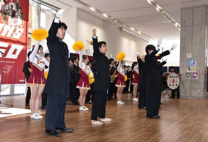 エールを送る應援團