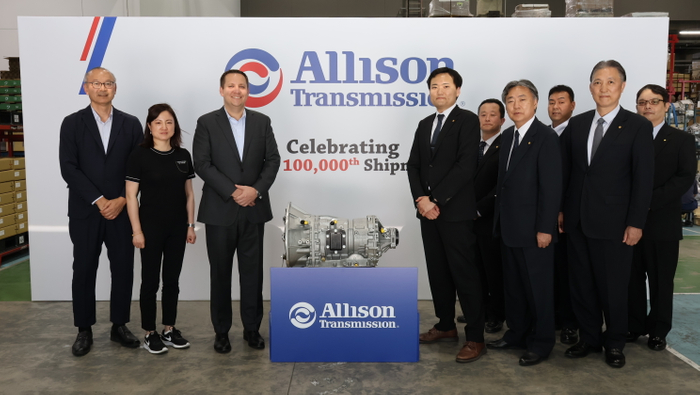 インド・チェンナイ工場生産 アリソン1000シリーズ(TM) ・2000シリーズ(TM) 累計出荷台数10万台記念式典