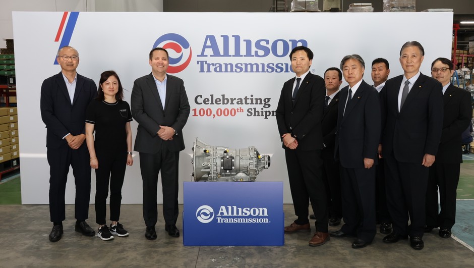 インド・チェンナイ工場生産 アリソン1000シリーズ(TM) ・2000シリーズ(TM) 累計出荷台数10万台記念式典