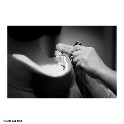 大門美奈「新ばし」：dressing 01　A4サイズ88,000&ensp;円&ensp;(税込)/小全紙サイズ165,000&ensp;円&ensp;(税込）