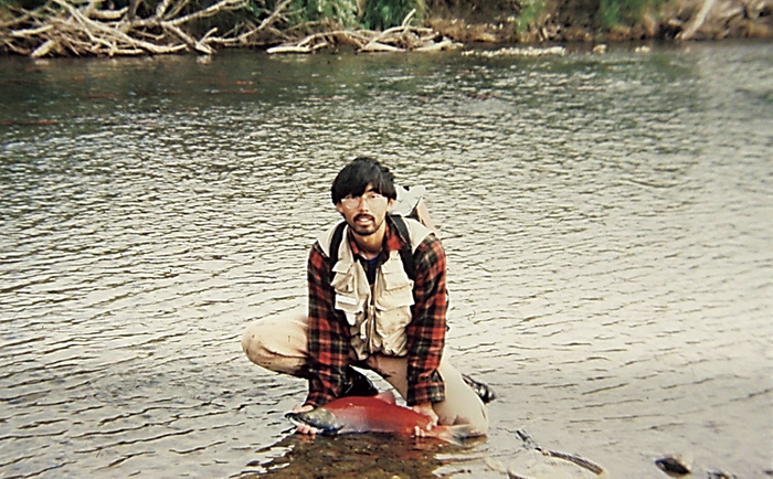 アラスカで魚類調査のボランティア活動に参加した時の様子。生態学研究者への道を歩む原点となった。