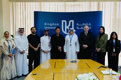 Kingdom University 大学キャンパスにて