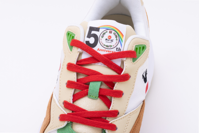 キムチトッピングをイメージしたシューレース