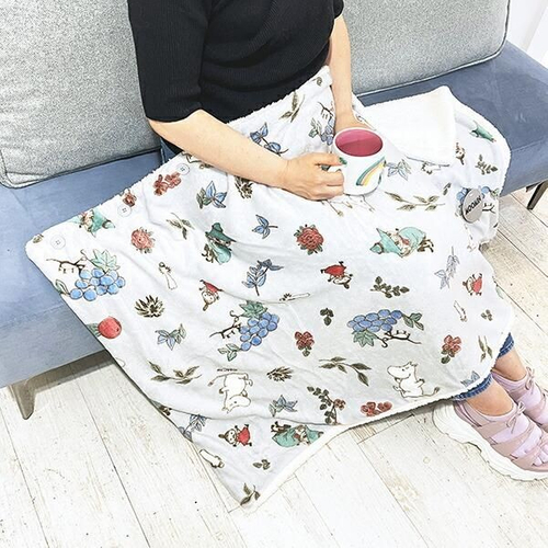 ムーミンのナチュラルデザインのブランケット