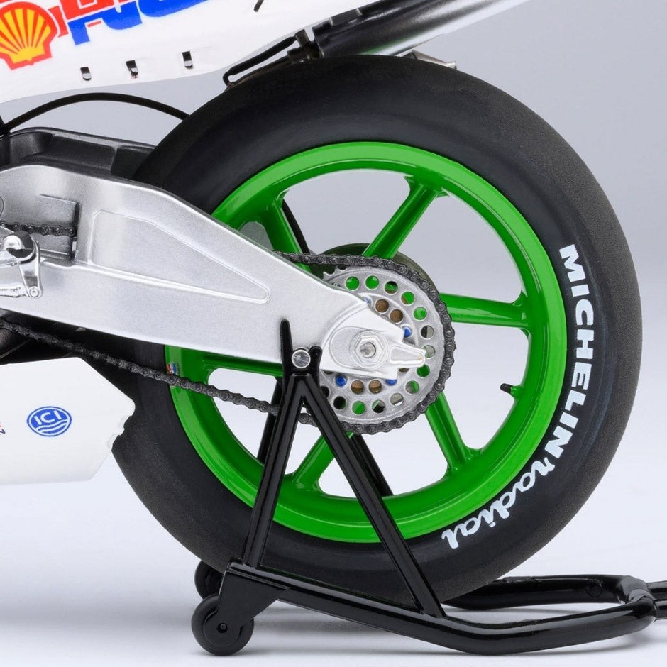 AUTOart 1/12スケール ホンダ NSR500 WGP500 #56 「バリバリ伝説」 (「巨摩 郡」 ヘルメット付属)