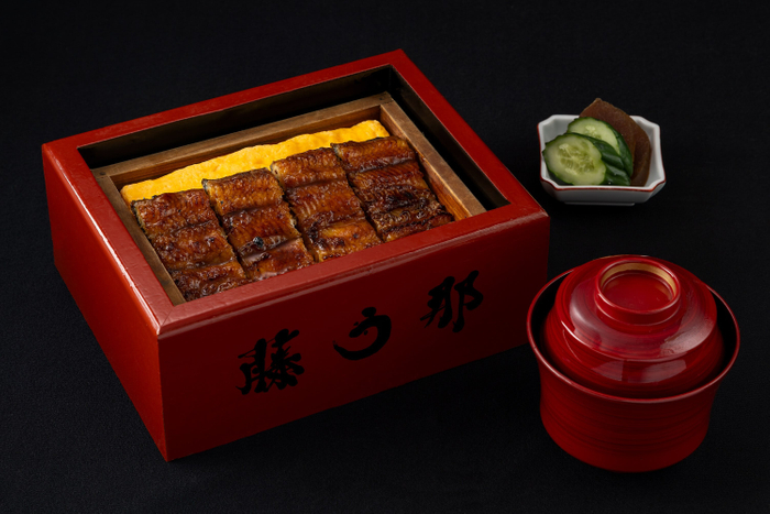 鰻せいろ蒸し [四貫]　4,200円(税込)