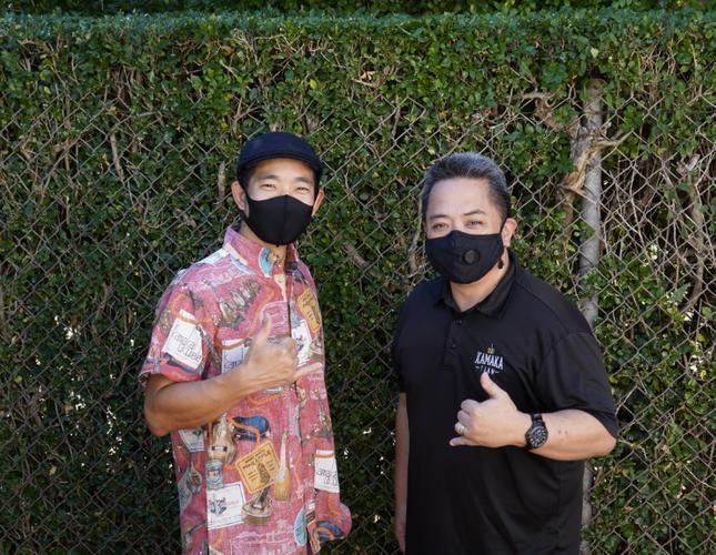 ジェイク・シマブクロ（左）ハーブ・オオタ・ジュニア（右）