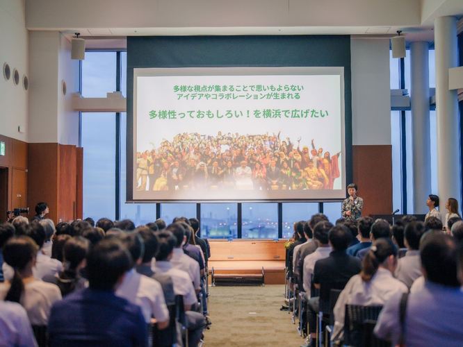 ２０２４年７月３０日（火）　フラッグアップ&rdquo;イベントの様子