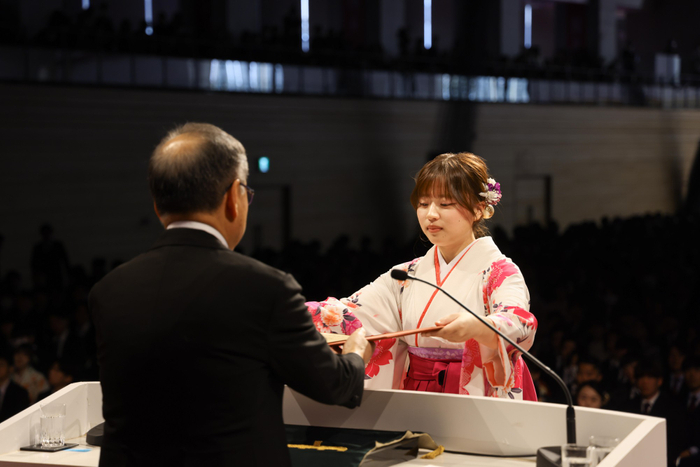 経済学部代表の西川純夕さん