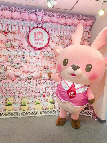 イワシカちゃんもポーズを決めて記念撮影