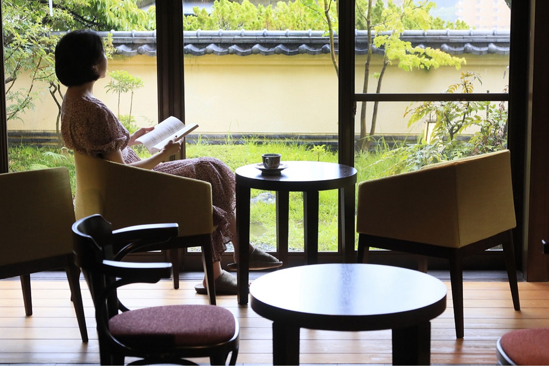 カフェ＆ライブラリー