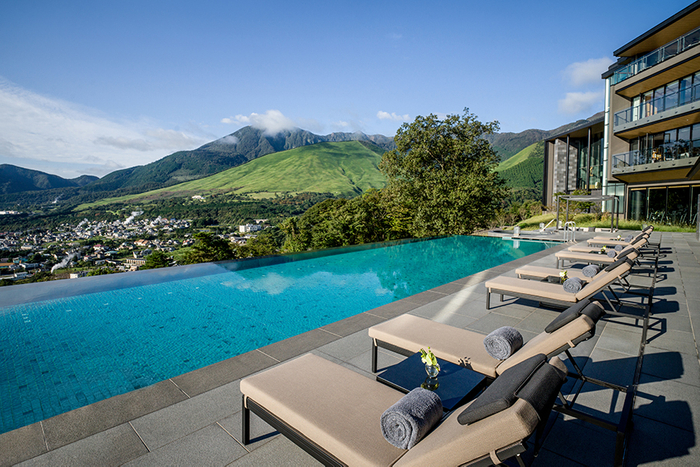 インフィニティプールでのひととき（イメージ）