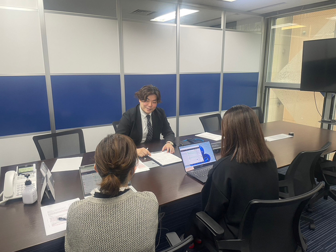<編集会議風景>