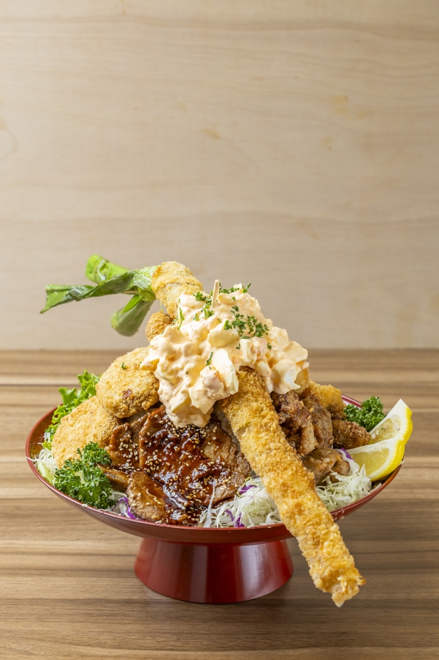 デカ盛りトライアル 「里の大山 デカ盛りおがわ丼」