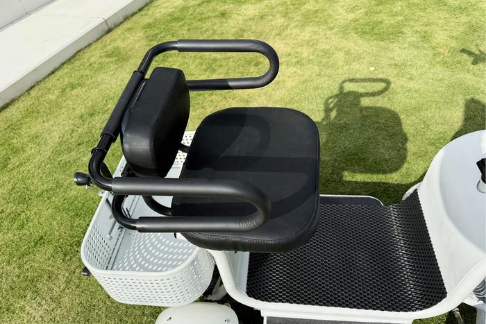 エレポーター座席周り