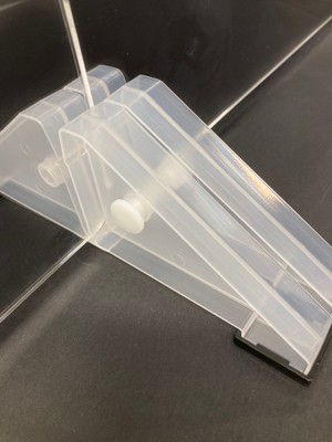 プラスチックネジで簡単連結!!