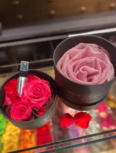 規格外のバラから生まれたルームフレグランス『re:ROSE No.0』とシルクストール