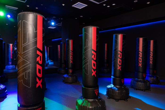 『A-WORX boxing+fitness』には沢山のRDXスタンディングバッグがある