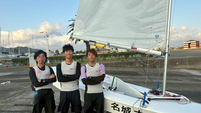 全日本学生ヨット個人選手権大会に出場する（左から）三浦選手、小林選手、上坂選手
