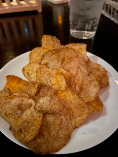 20種の試験管スパイスから選ぶポテチ　