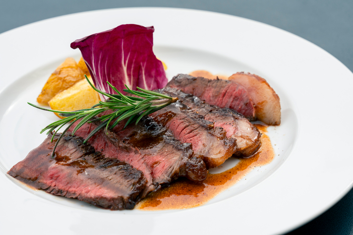 南房総産 里見伏姫牛ウチモモの炭火焼　 &ldquo;タリアータ&rdquo;