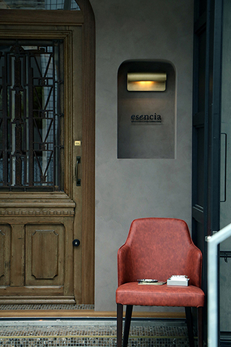 【esencia】ファサード