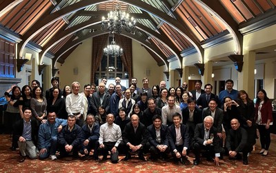 40周年祝賀会で集う米国宝酒造スタッフ