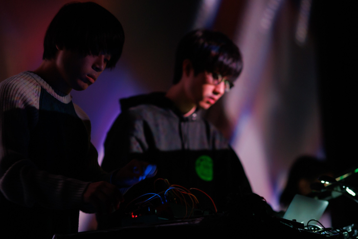 パソコン音楽クラブ(左:柴田 碧 氏、右:西山 真登 氏)