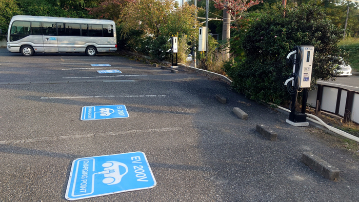 駐車場内EVスタンド