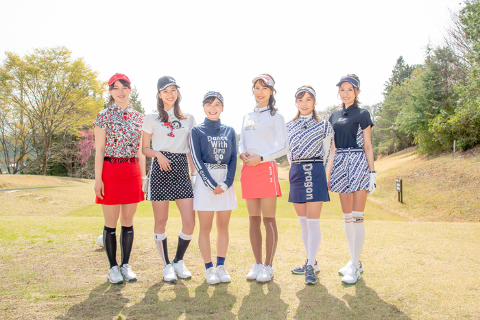 左から 菊地彩香さん、紺野ゆりさん、なみきさん、米澤有プロ、秋山真凛さん、おまゆさん