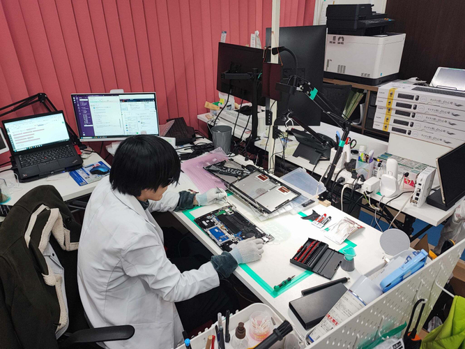 パソコン修理の模様