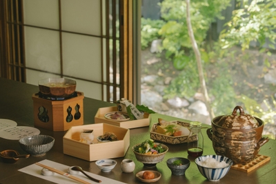 朝日を感じながら個室食事処「天津水」で愉しむ朝餉