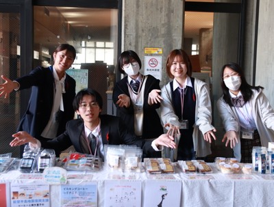 水野さんが所属しているボランティア同好会のメンバー