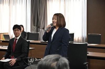今後への決意を述べる髙橋助教