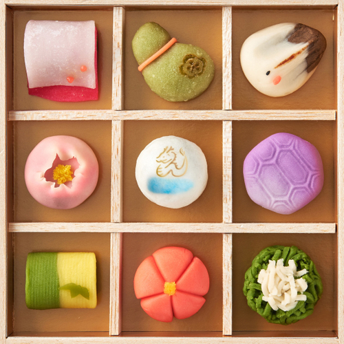 京菓子おせち 上生菓子桐箱入りパッケージ