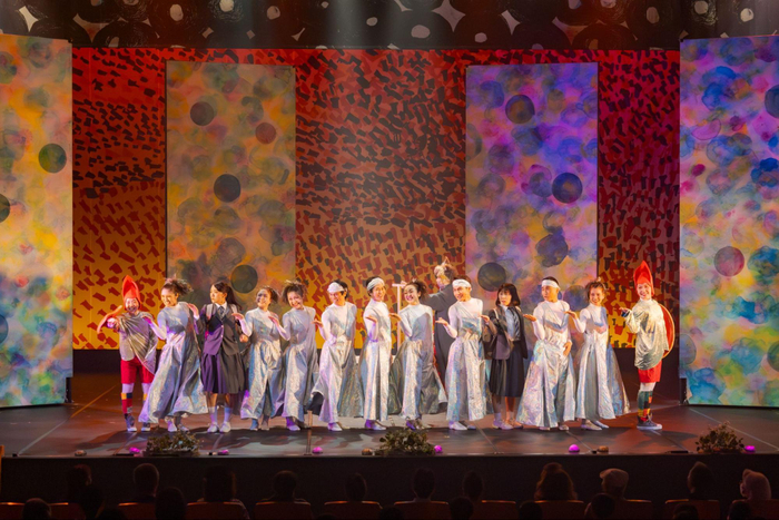 (2)ヘラルボニー契約作家11名のアートによる舞台美術