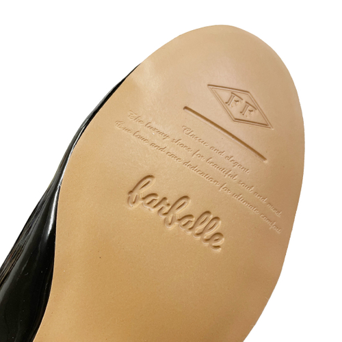 滑りにくい本底材を使用したファルファーレの新バレエ（エナメル）