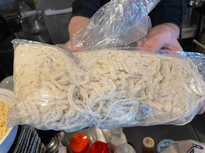 うどんタイプの麺